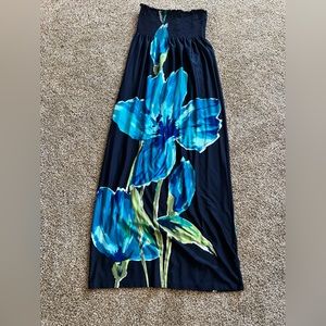 Women’s strapless dress